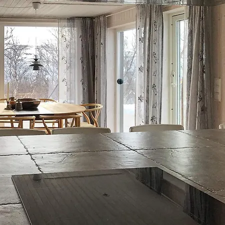 6 Person In Kvalsund Hébergement de vacances