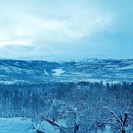 6 Person In Kvalsund 레파트포드